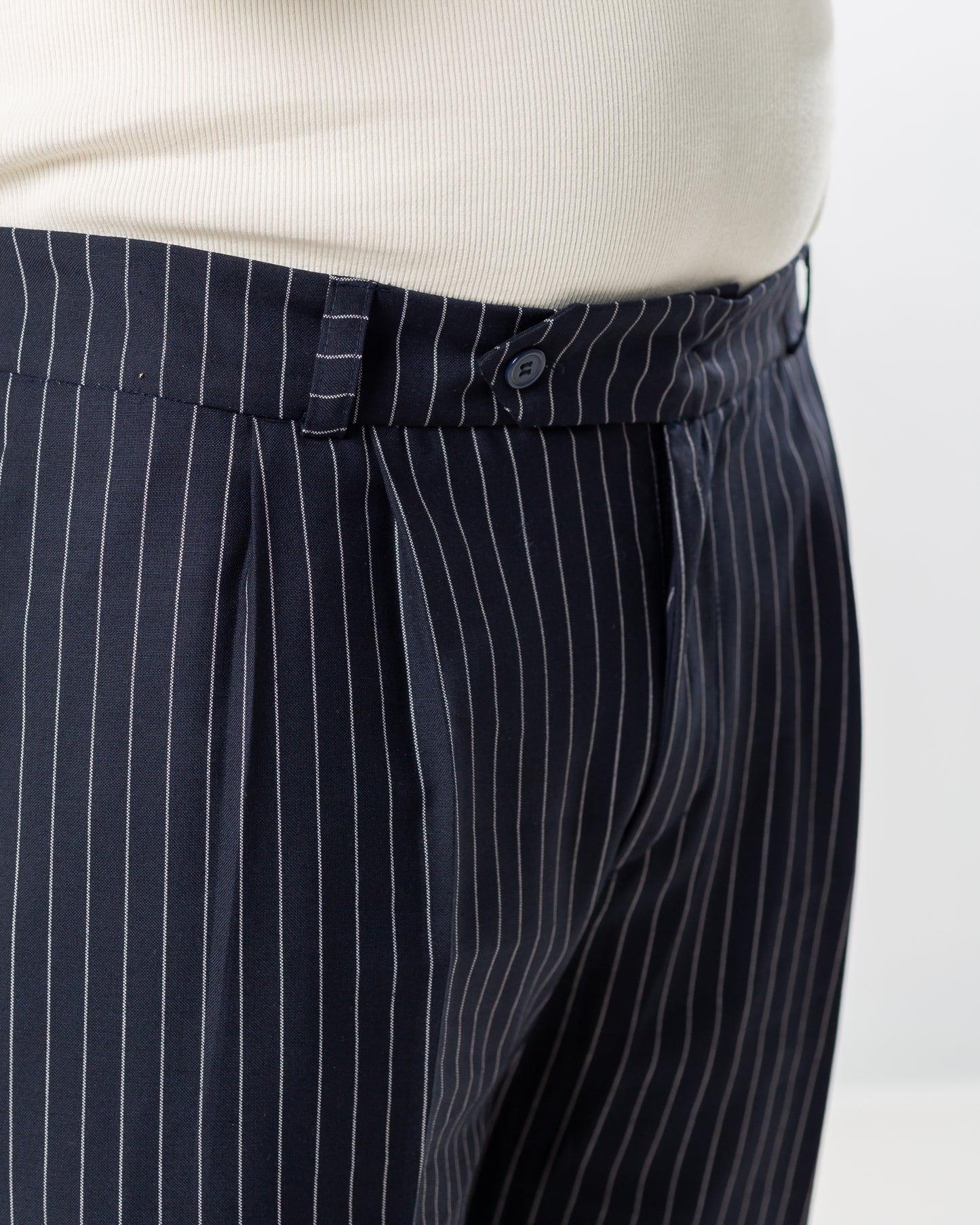 BLUE PINSTRIPED PLEATED PANT