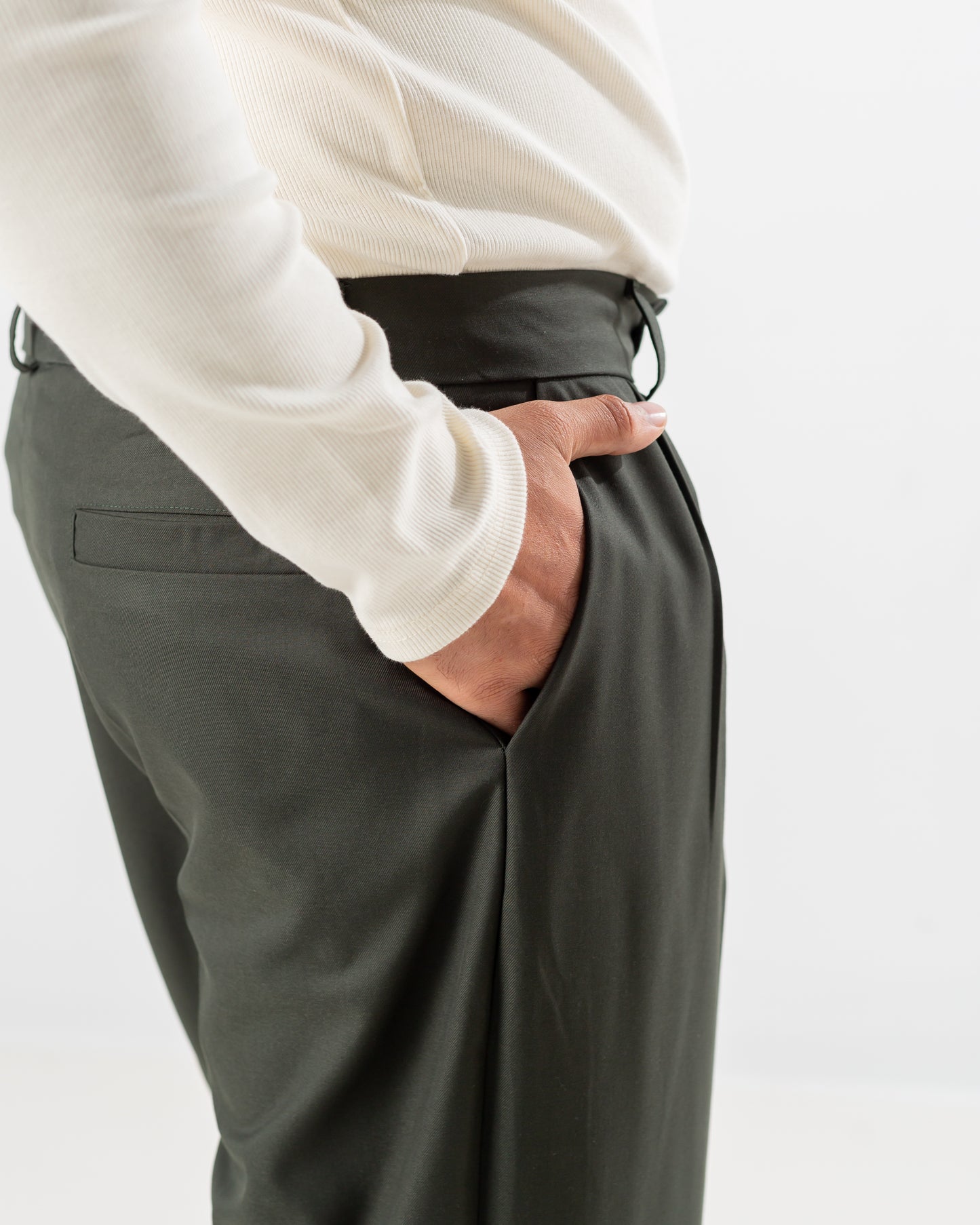 PLEATED PANTS DARK GREEN (ALL SEASONS)