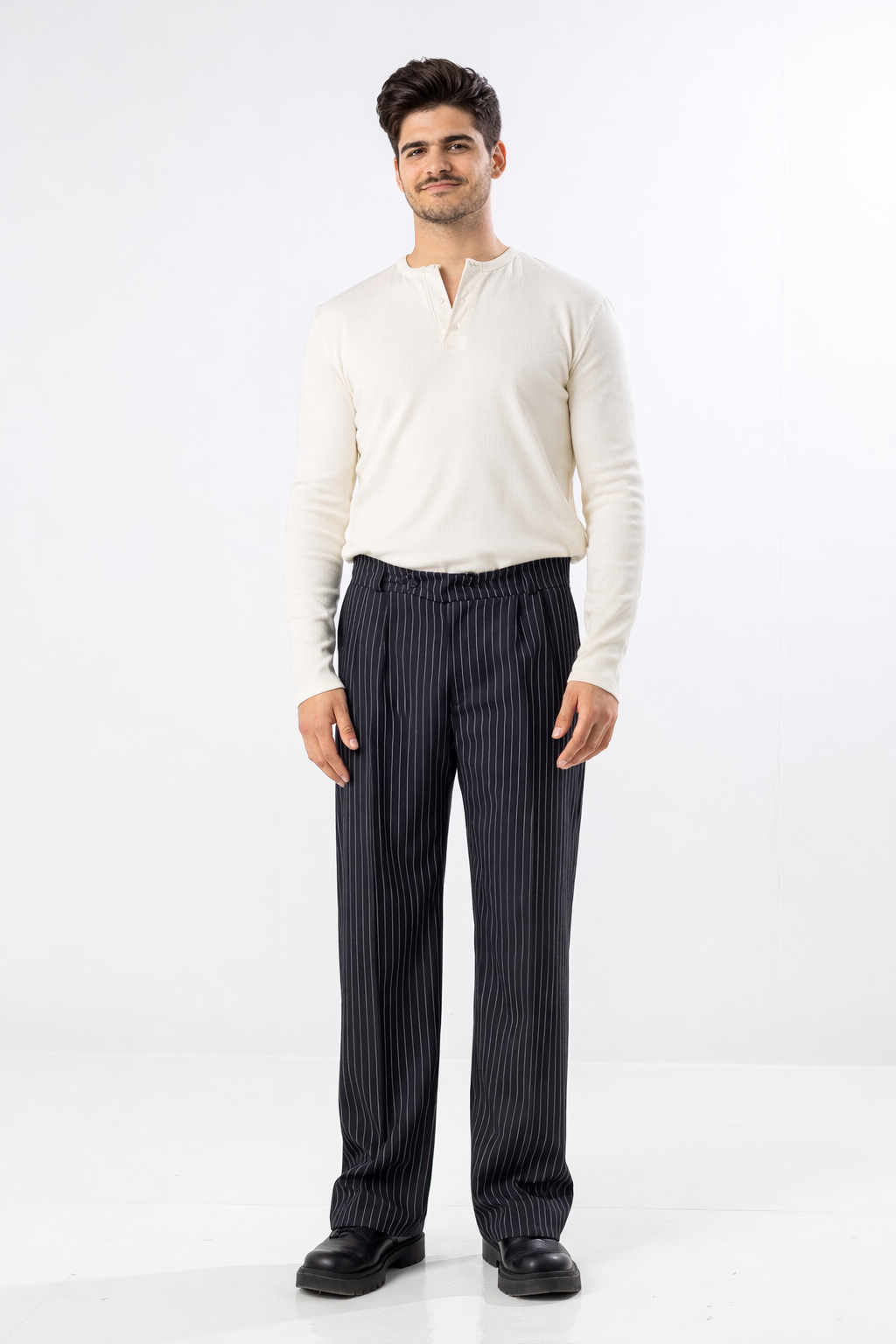 BLACK PINSTRIPED PLEATED PANT